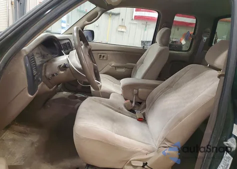 2001 Toyota Tacoma Base из США, поврежденный, VIN 5TEVL52N21Z793192